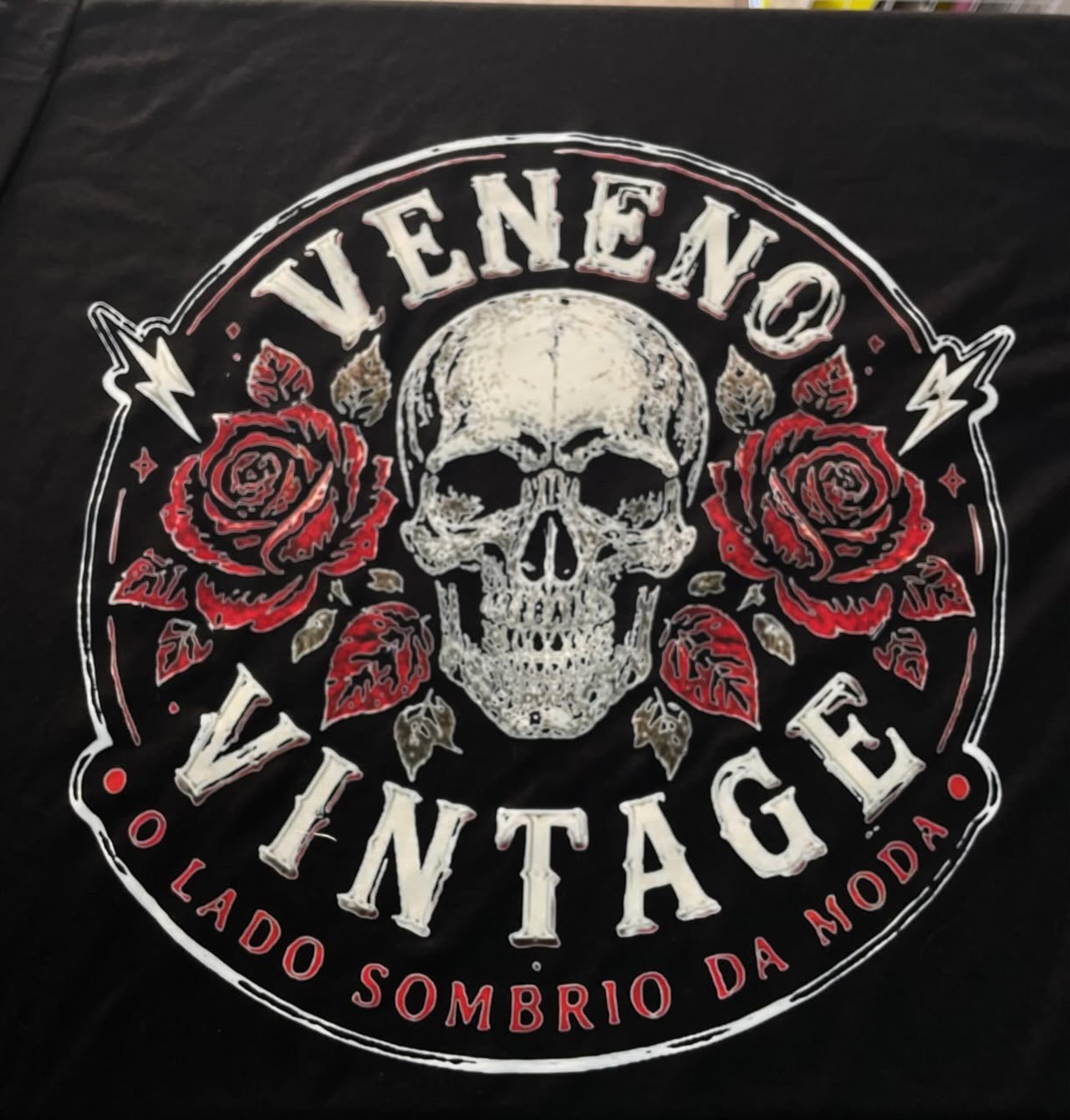 Camiseta estampada com arte personalizada Veneno Vintage